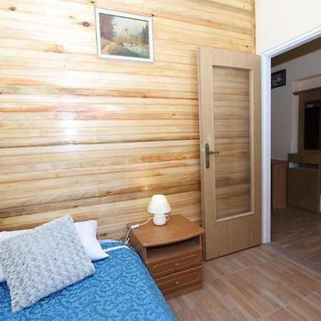 Apartment Oto Пула Екстериор снимка